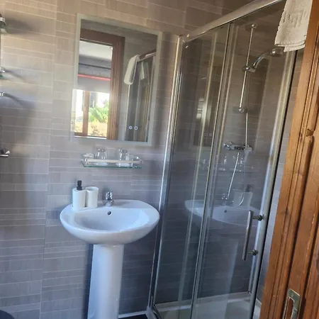 Rossroe Nocleg ze śniadaniem Canower